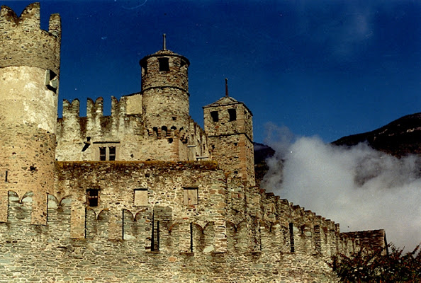 Un castello all'imbrunire di Loredana Pagana