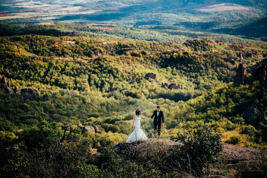 Wedding photographer Laurentiu Nica (laurentiunica). Photo of 16 October 2017