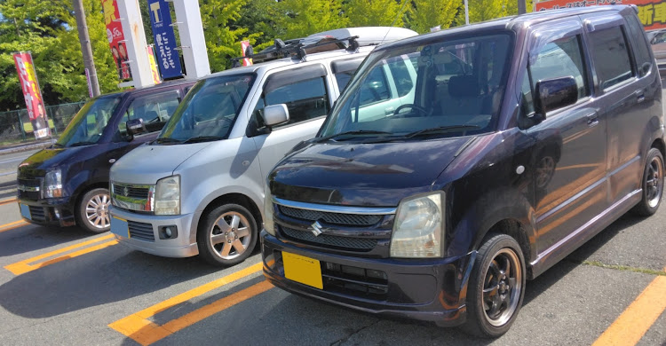 ワゴンRの同じ顔コラボ・駐車場あるあるに関するカスタム事例の投稿画像1枚目