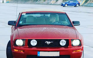 Ford Mustang GT Cabrio Rent Bratislava