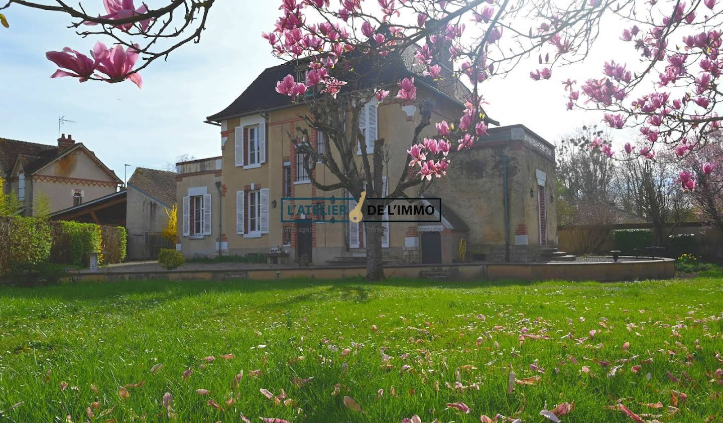 Maison avec terrasse Cravant