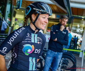 Net niet de ideale start voor de veldrijdster op tijdritfiets! Lucinda Brand nipt geklopt door landgenote van haar