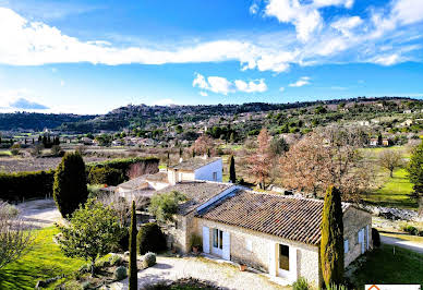 Maison avec piscine et terrasse 15