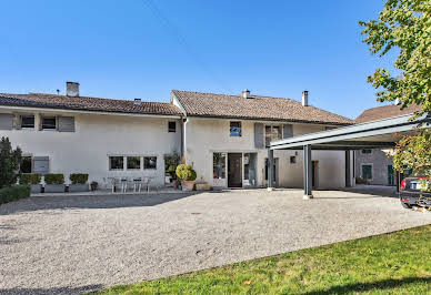 Maison avec jardin et terrasse 2