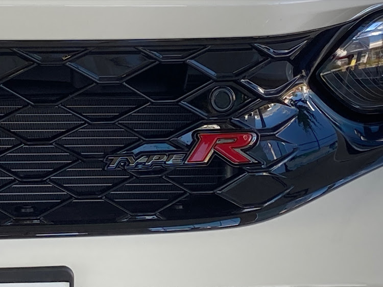 泥酔2号さんが投稿した新型シビック type R・新型フェアレディZ・前半後半に分けてに関するカスタム事例の投稿画像13枚目