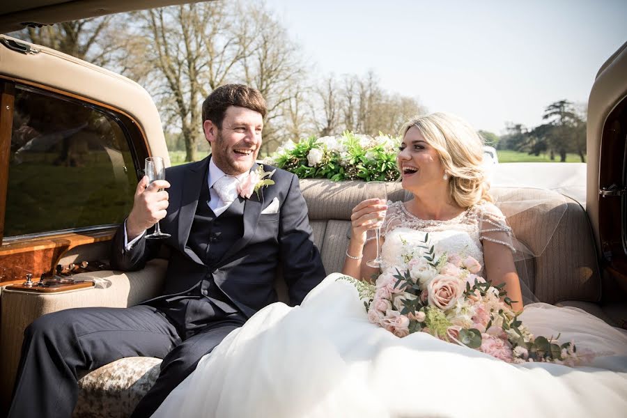 Wedding photographer Martin Beard (martinbeardphoto). Photo of 1 July 2019