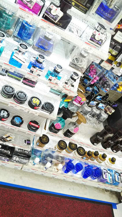 プリウスのオートバックス行きました・バックモニターがぁぁぁ、見えません・711働いてきますに関するカスタム事例の投稿画像3枚目