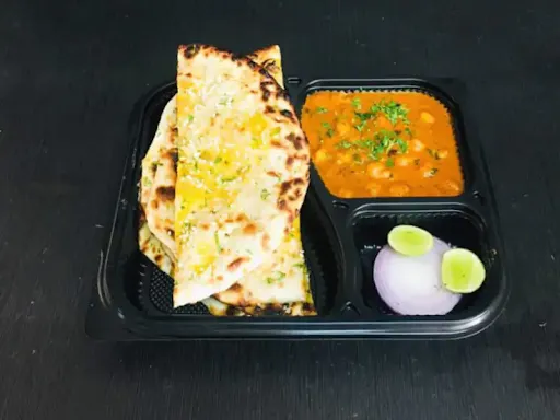 Amritsari Chole Kulche