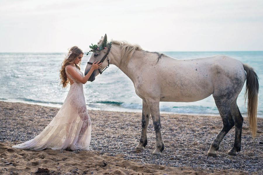 Wedding photographer Sasha Badretdinova (alexa1990). Photo of 30 November 2018