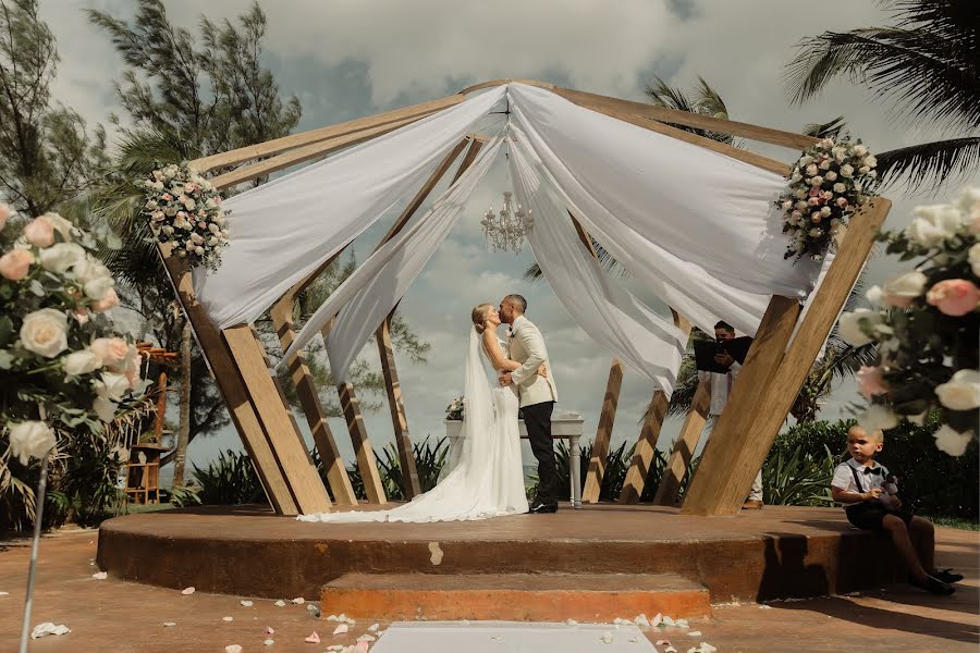 Fotografo di matrimoni Nadine Biezmienova (nadine). Foto del 30 maggio 2022