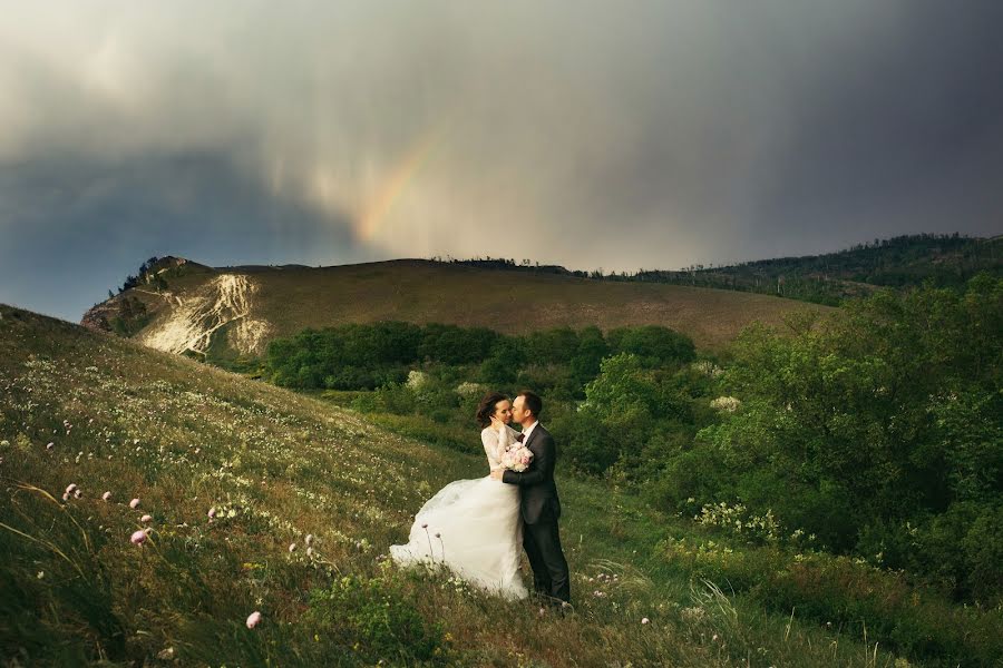 Svadobný fotograf Tolya Sarkan (sarkan). Fotografia publikovaná 24. mája 2019