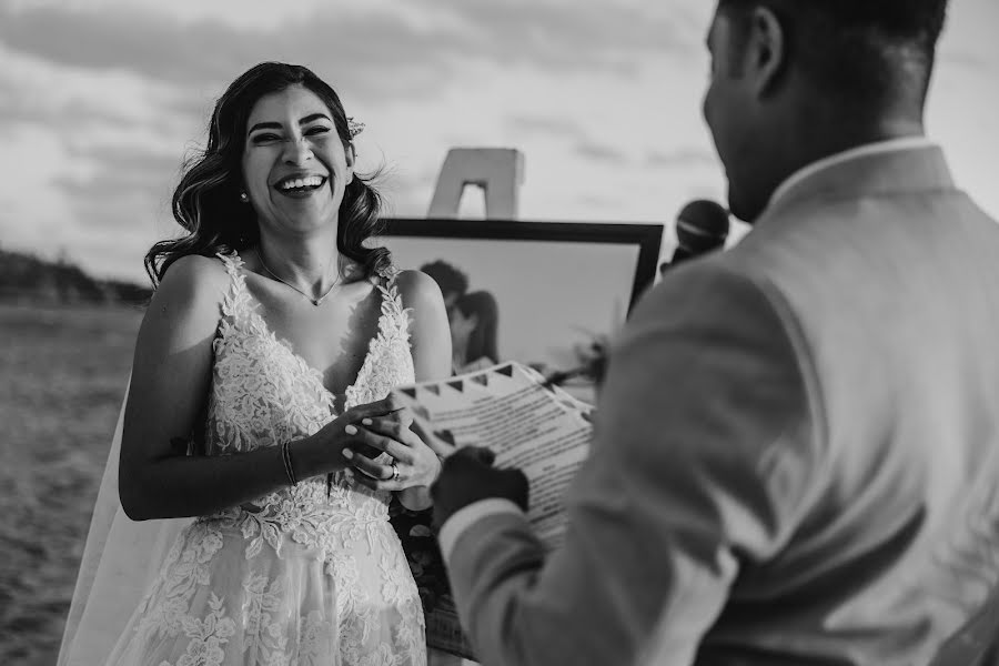 結婚式の写真家Daniela Burgos (danielaburgos)。2月20日の写真