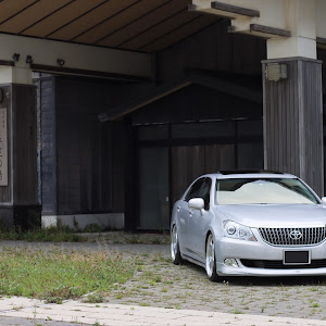 クラウンマジェスタ UZS207