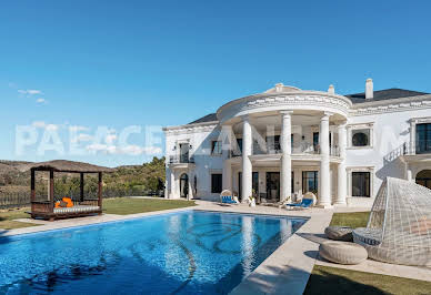 Villa with pool 2