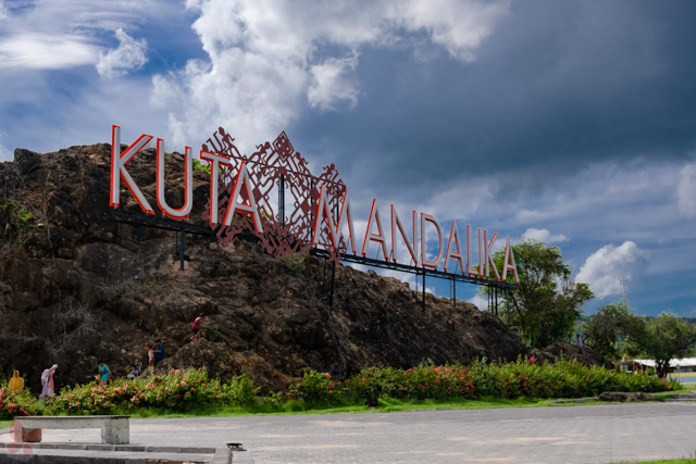 Indonesia Banget #11 Pantai Kuta Mandalika