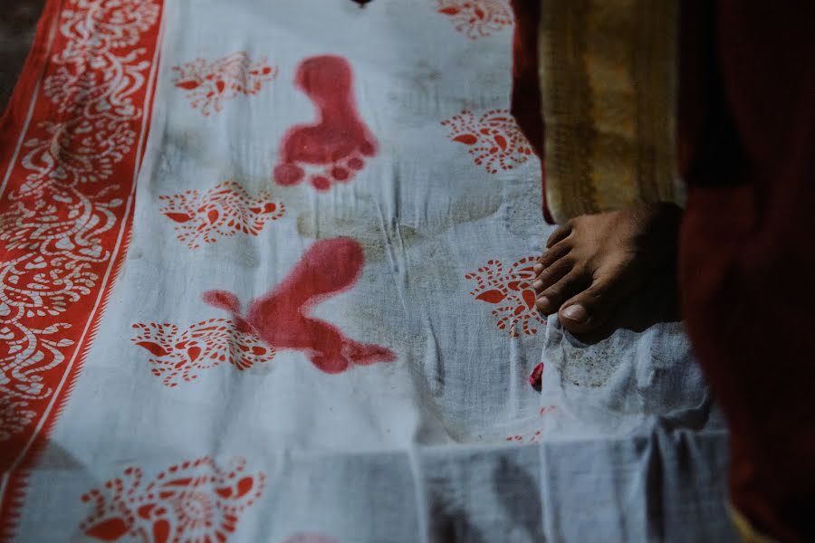 Fotografo di matrimoni Momo Chakraborty (momo). Foto del 2 maggio 2023