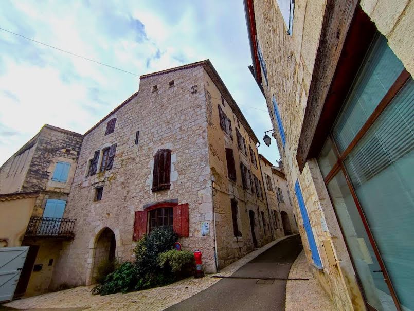 Vente maison 12 pièces 439 m² à Montcuq-en-Quercy-Blanc (46800), 194 000 €