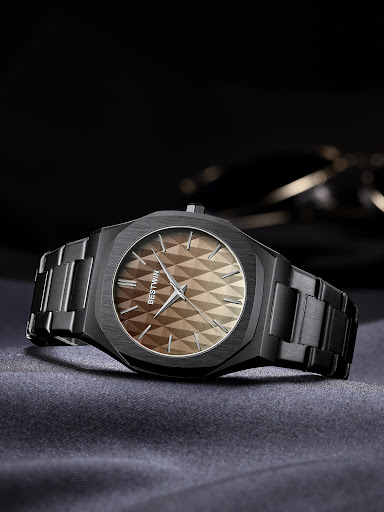 Title 2, Embossed Dial Fashion Mens Watch for a sophist...