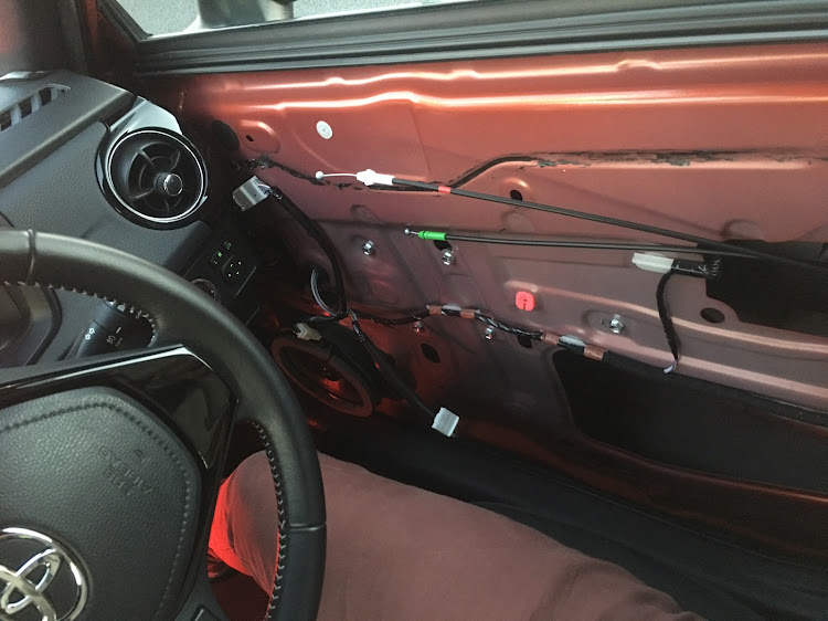 カローラフィールダーのDIY・カーオーディオ・車好きと繋がりたい・スピーカー交換に関するカスタム事例の投稿画像3枚目