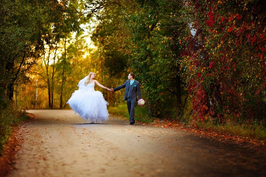 Wedding photographer Olya Shlemenkova (missolka). Photo of 9 January 2013