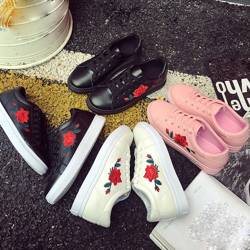 Title 2, Womens Embroidered Shoes