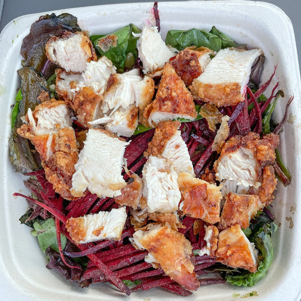 Bella Salad with crispy chicken added