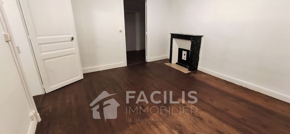 Vente maison 4 pièces 78 m² à Chatillon-sur-indre (36700), 59 000 €