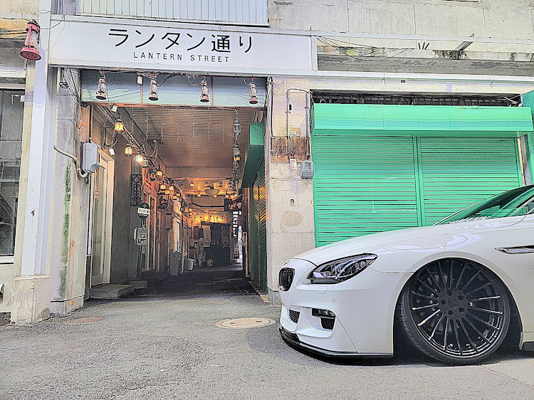 6シリーズ クーペのBMW・6シリーズ・商店街アーケード・シャッター街・エアサスはモテるらしいに関するカスタム事例の投稿画像2枚目