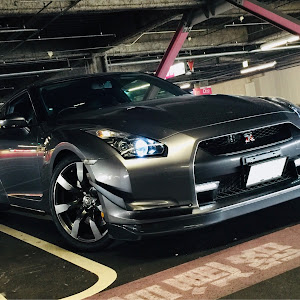 NISSAN GT-R