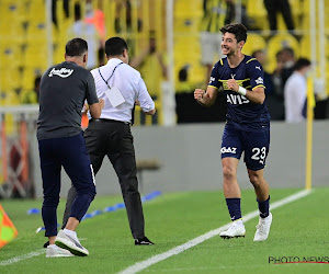 🎥 Un joueur du Fenerbahçe tente en vain de trouver son logo sur son maillot Puma 