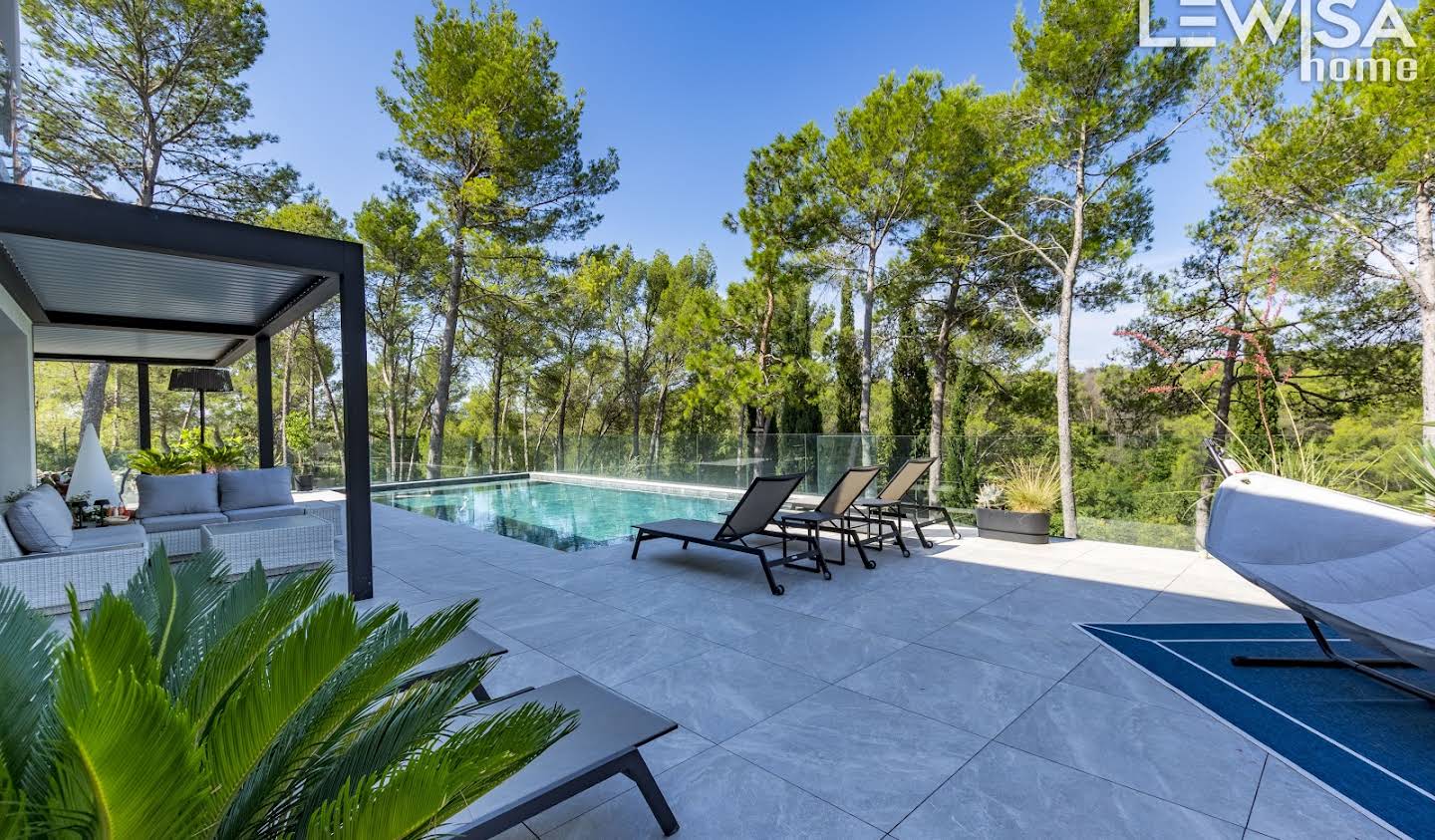 Maison contemporaine avec piscine et terrasse Montpellier