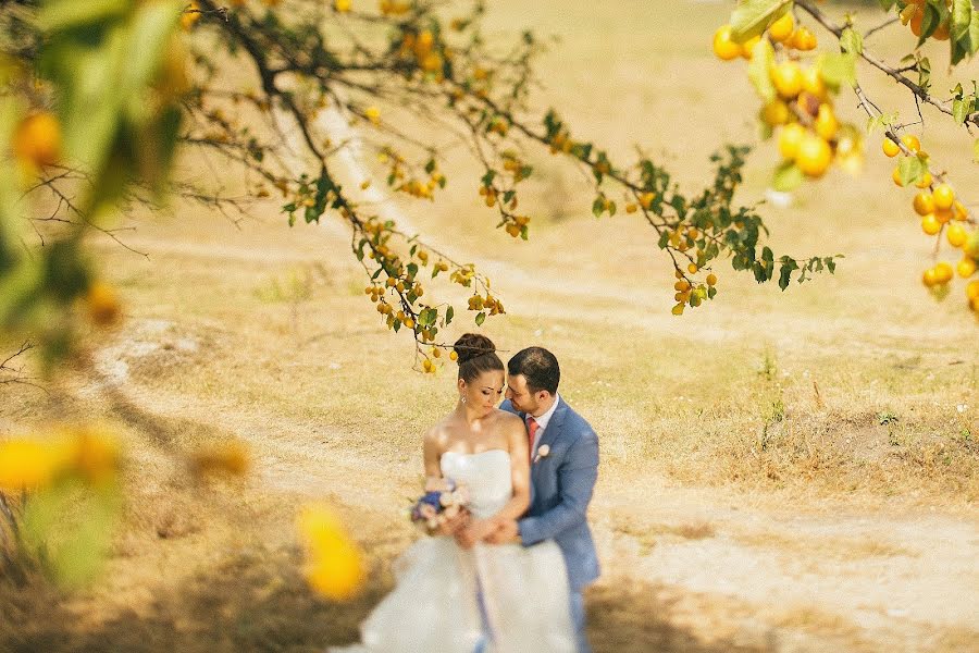 Fotógrafo de casamento Viktoriya Khruleva (victori). Foto de 7 de dezembro 2015