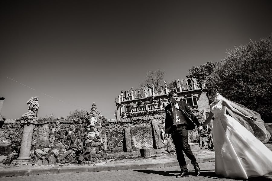 Photographe de mariage Vadim Kostyuchenko (sharovar). Photo du 9 mai 2018