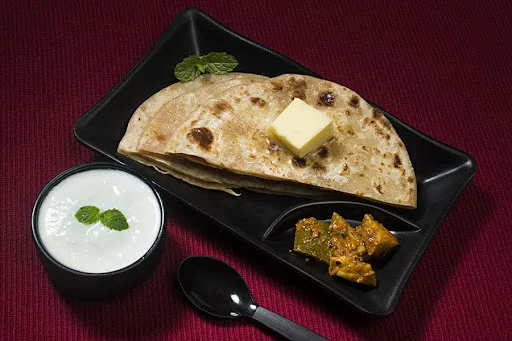 Aloo Paratha With Curd & Pickle