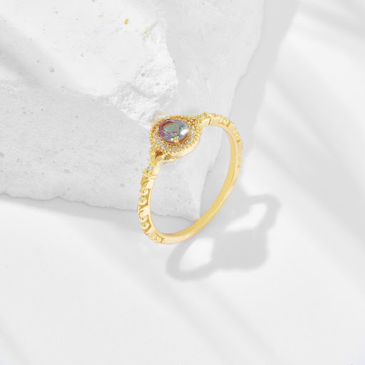 Title 4, Alexander Color Changing Gem Vintage Ring Exper...