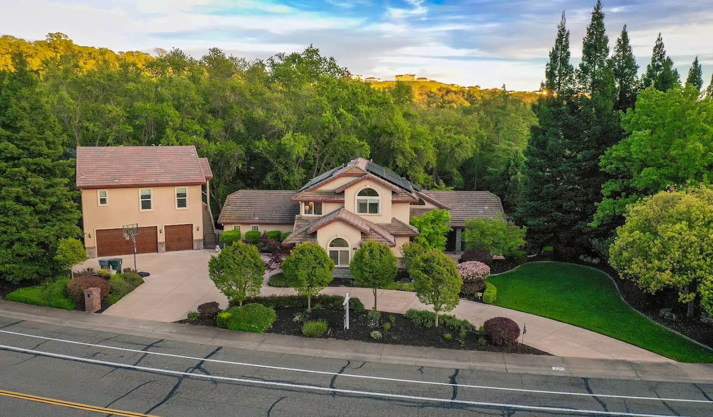 House with pool and terrace Rocklin