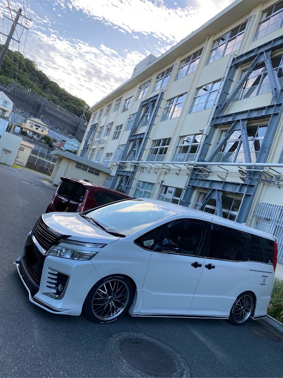 ヴォクシーの車高調メンテナンス・猛暑！熱中症注意！に関するカスタム事例の投稿画像4枚目