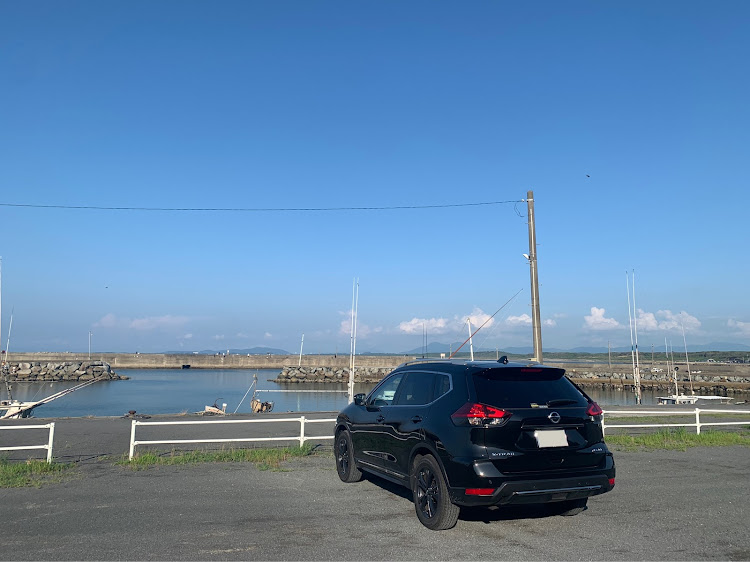 エクストレイルのドライブ・海と愛車・夏に関するカスタム事例の投稿画像1枚目