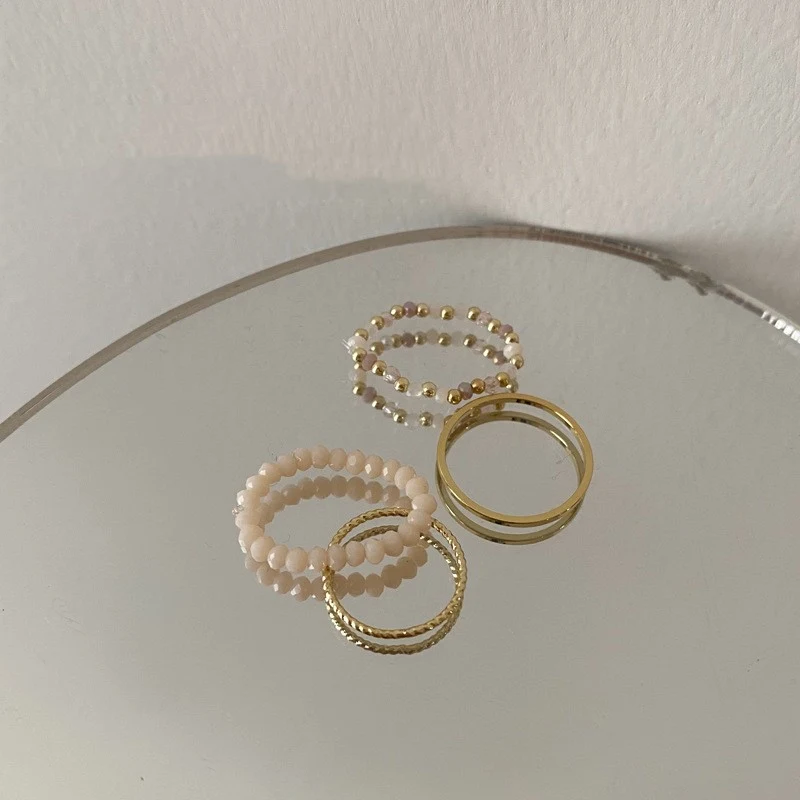Ensemble Anneau Femme Simple avec Perles Rondes et Colorées, Idéal pour l'Index, un Bijou Élégant et Facile à Porter au Quotidien.