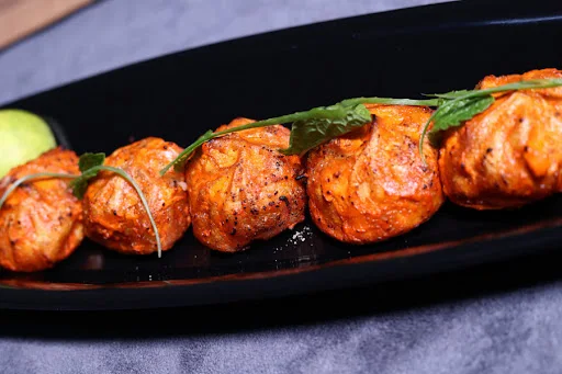 Chicken & Waterchestnut Tandoori Momos [ 8 Pieces ]