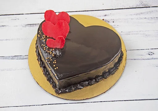 Eggless Chocolate Heart Cake [Serves 4, 500 Grams]