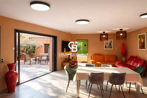 Villa with terrace 3