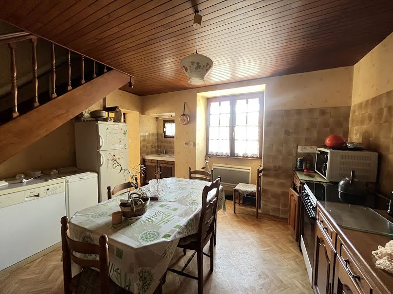 Vente maison 4 pièces 89 m² à Saint-Junien (87200), 98 100 €