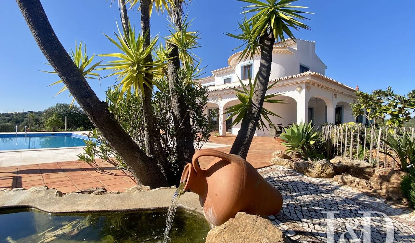 Villa with pool and garden Silves