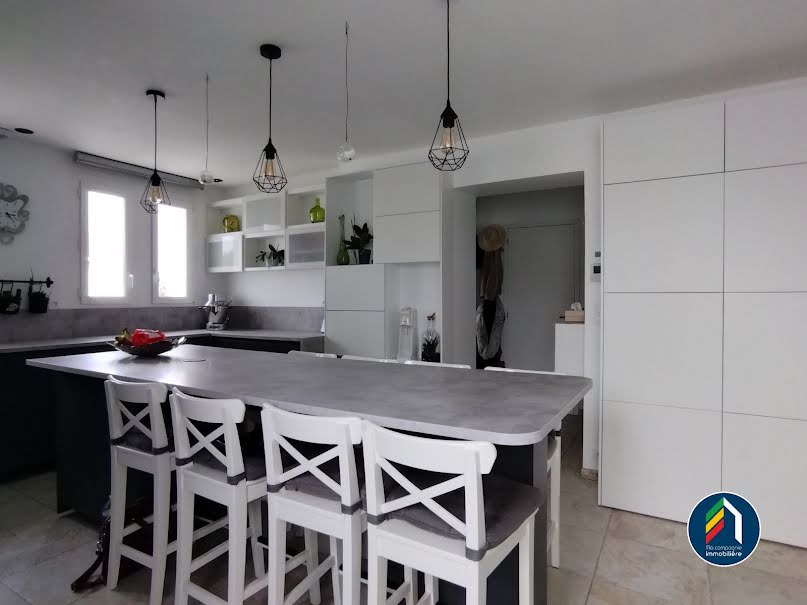 Vente maison 8 pièces 151 m² à Essarts en Bocage (85140), 320 000 €