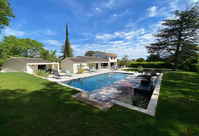 Villa with pool and terrace 10