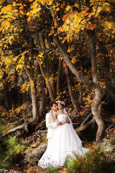 Fotógrafo de casamento Vladimir Uzryutov (sensestudio). Foto de 27 de janeiro 2014