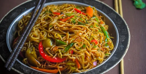 Veg Chowmein [West Delhi Styel]