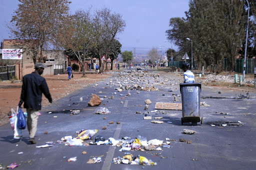 Residents of Mapetla, Soweto, blockaded roads in protest over electricity. /ZIPHOZONKE LUSHABA