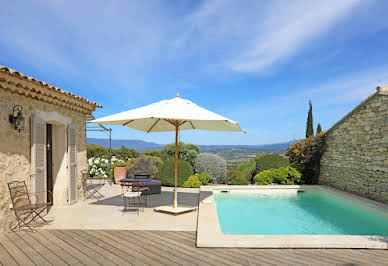 Maison avec piscine et jardin 6